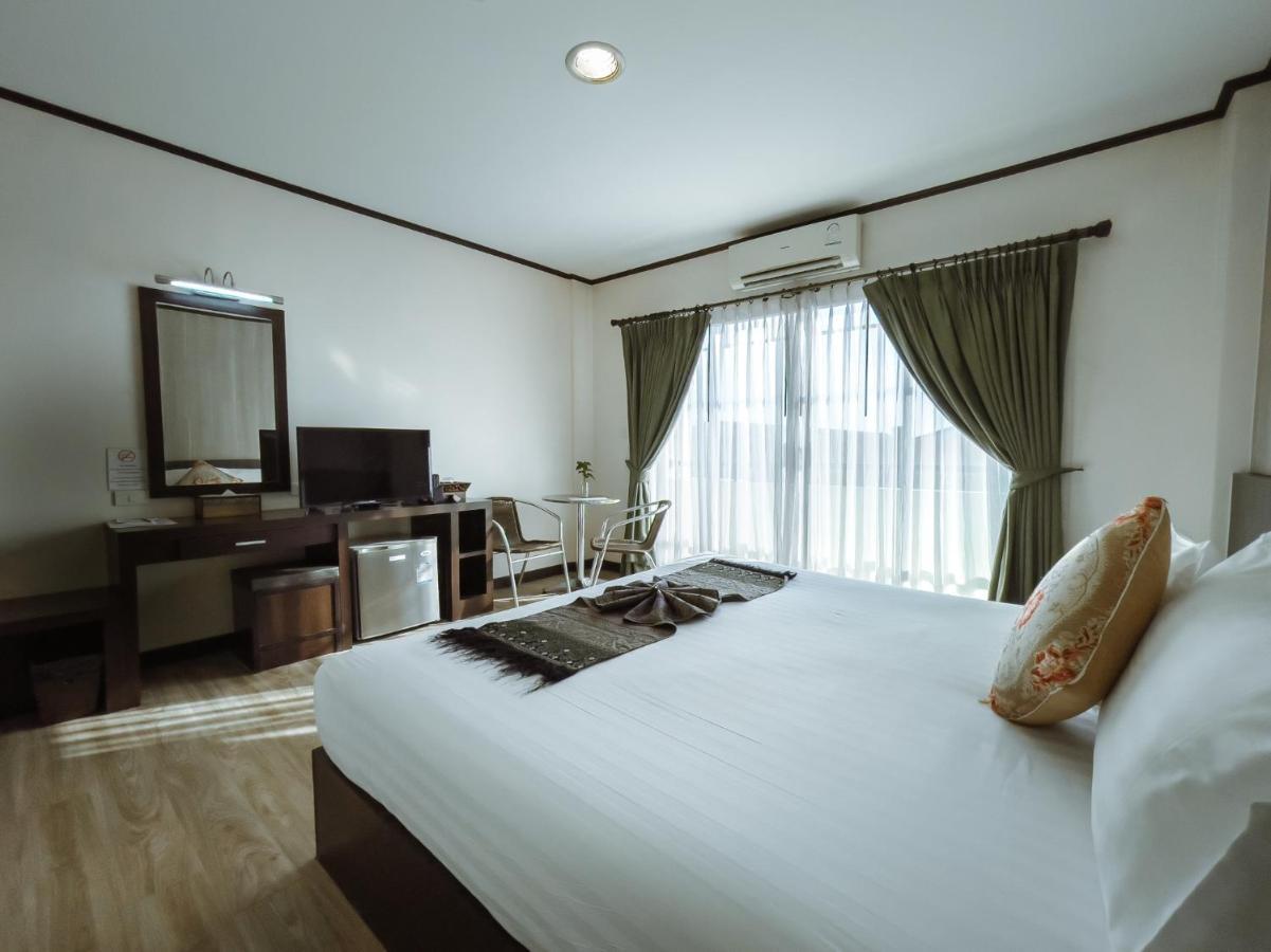 Royal Nakhara And Convention Centre Hotel 4*