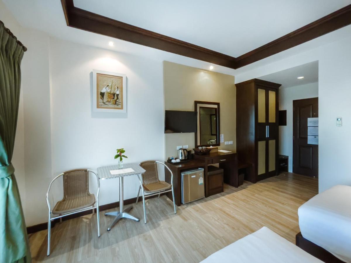 Royal Nakhara And Convention Centre Hotel 4*
