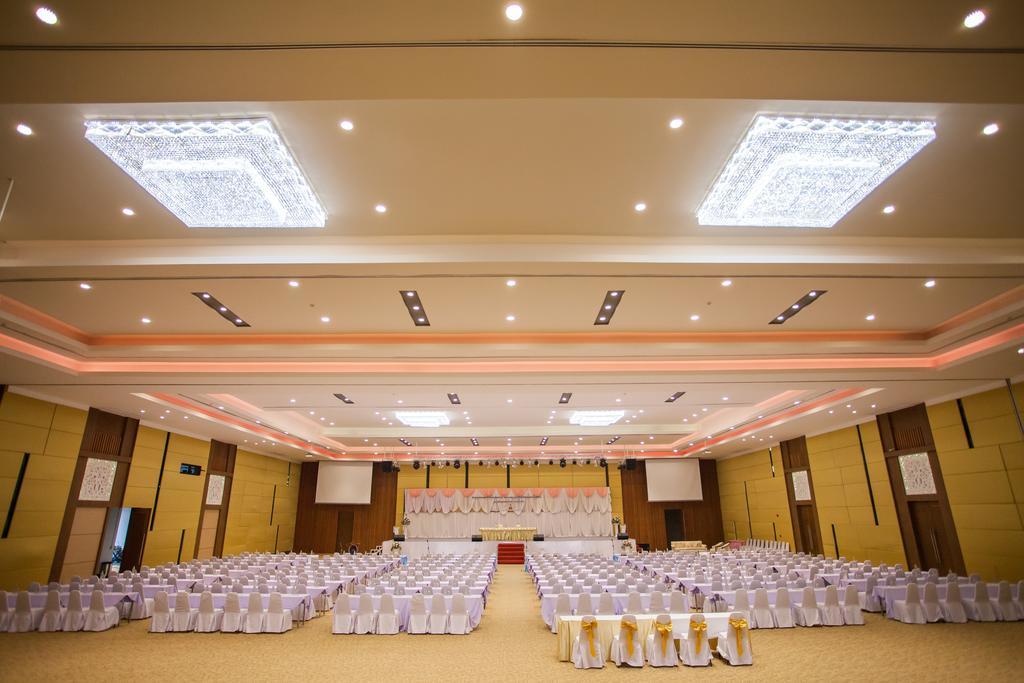 Royal Nakhara And Convention Centre Nong Khai