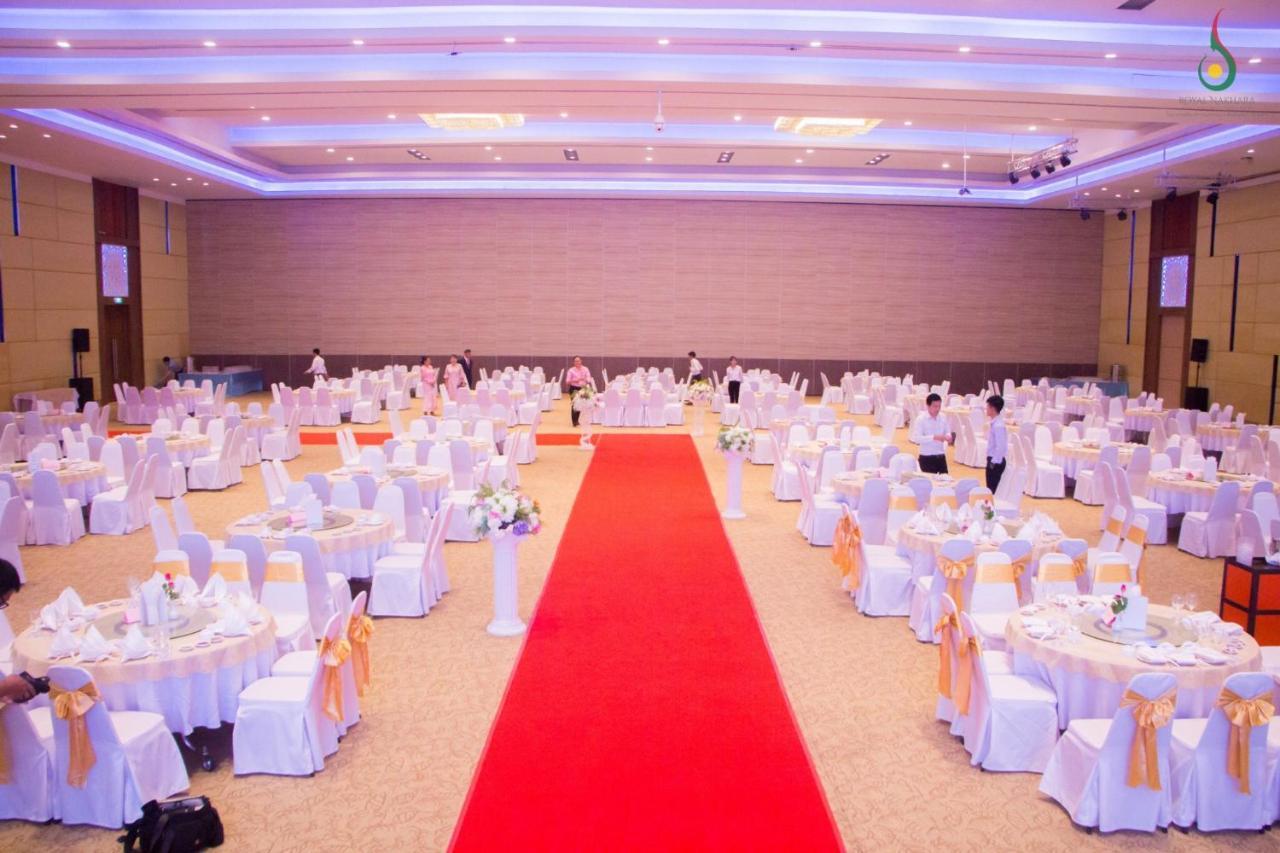 Royal Nakhara And Convention Centre Hotel